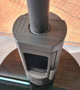 Designový litinový krb Plamen Tara – nezávislý na vzduchu v místnosti