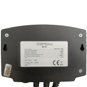 TECH EU-21 Pumpensteuerung Heizungsanlage Umlaufpumpe Rückansicht mit technischen Details und Spezifikationen.
